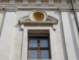  Comin, Isabella, Finestra, dettaglio di finestra del piano superiore
